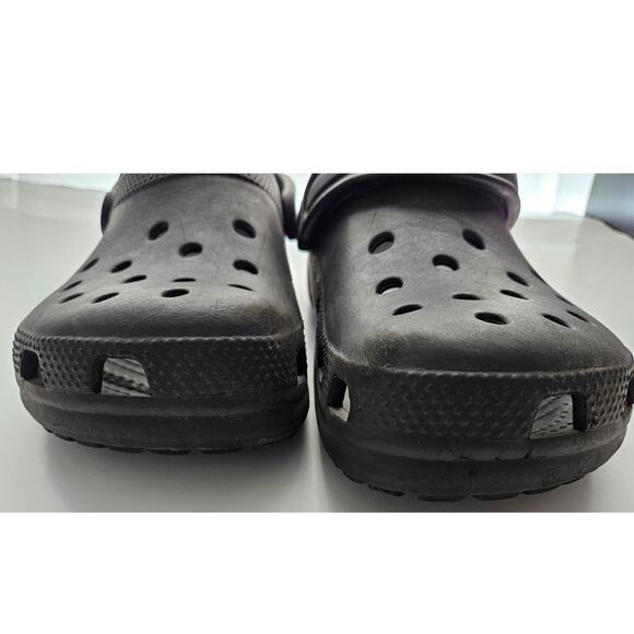 Crocs Men Size 7 Women's Size 9 Black Classic Croc Lightweight Clog Beach Shoe - Picture 3 of 10